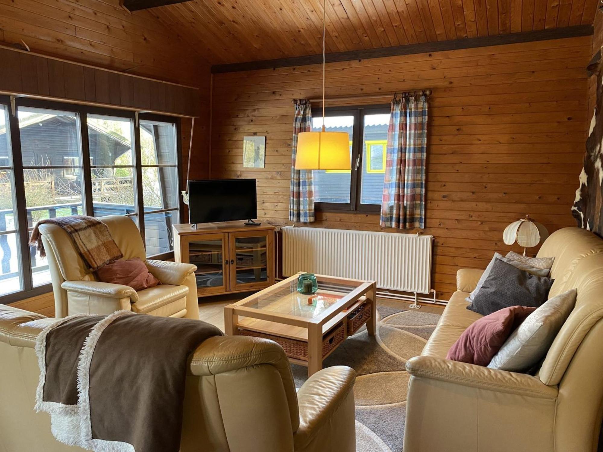 Cozy Holiday Home On A Horse Farm In The L Neburg Heath 埃舍德 外观 照片